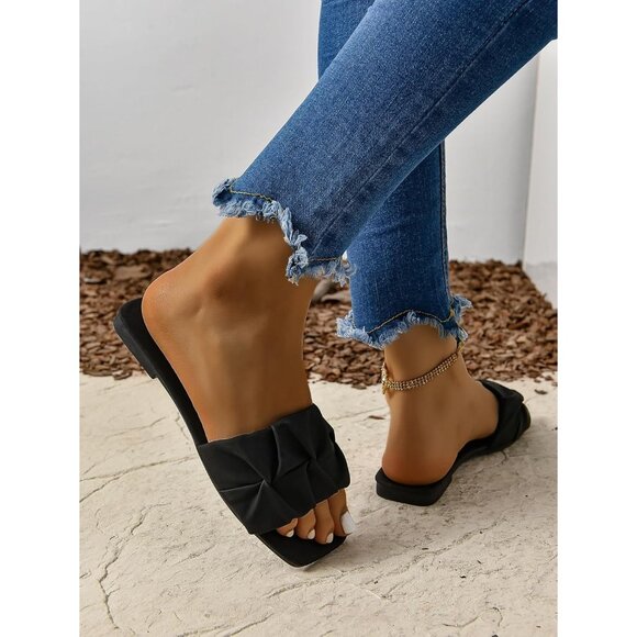 Women's Black Pleated Square Toe  Trendy Summer Slide Flat Sandals Shoes - Picture 5 of 5